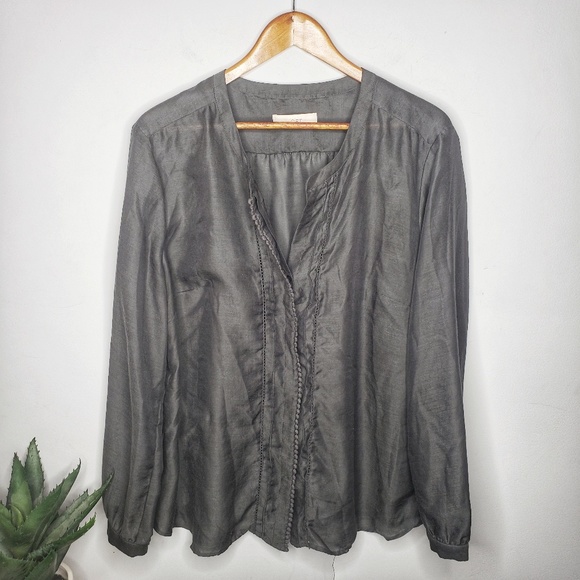 LOFT Tops - Loft Charcoal Gray Scalloped Edge Button Down